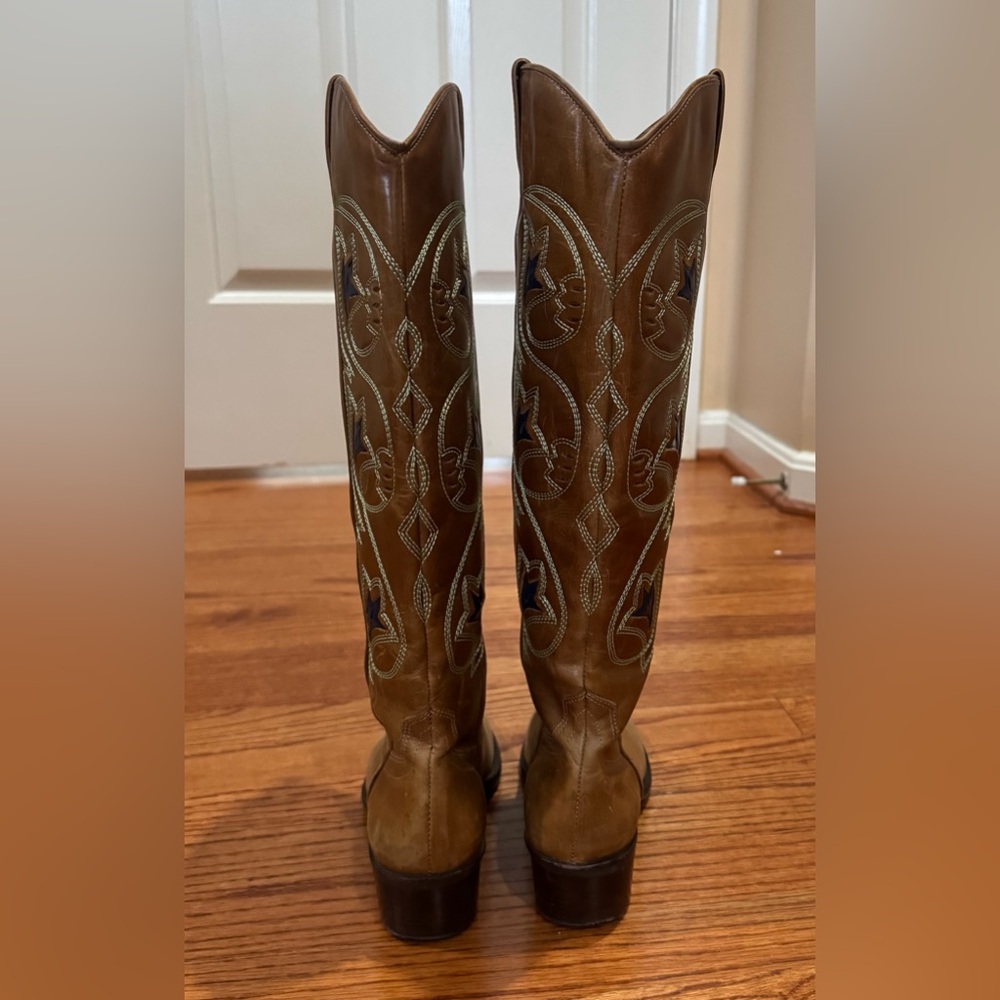 Brown Leather Cowboy Boots with Beautifully Embroidery and fully lined. Size 8M - Picture 3 of 10